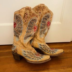 Corral Cowboy Boots Antique Saddle Blue Jean Wing and Heart
